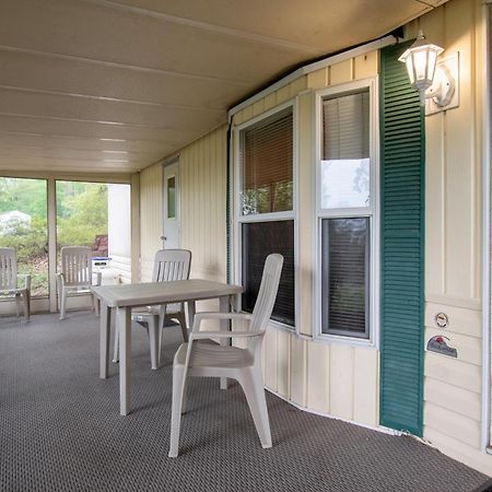 Spring Gulch Screened Park Model 6 Mount Airy الغرفة الصورة